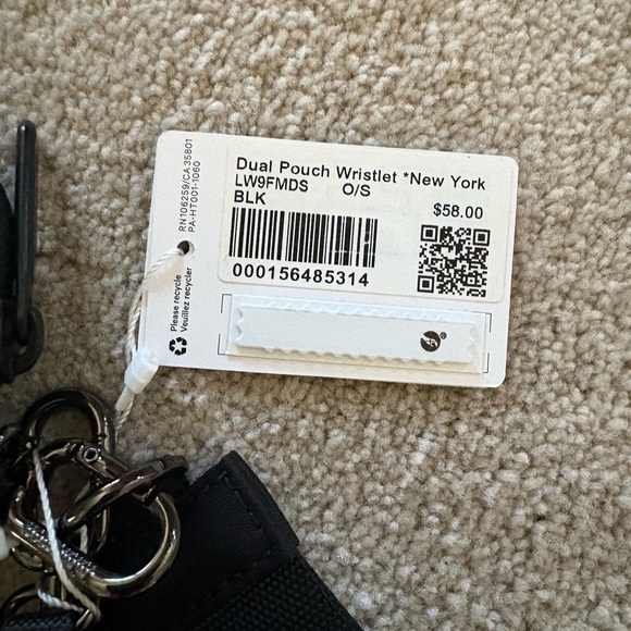 NWT Lululemon x New York Dual Pouch Wristlet, Black, Exclusive Rare - Picture 5 of 5